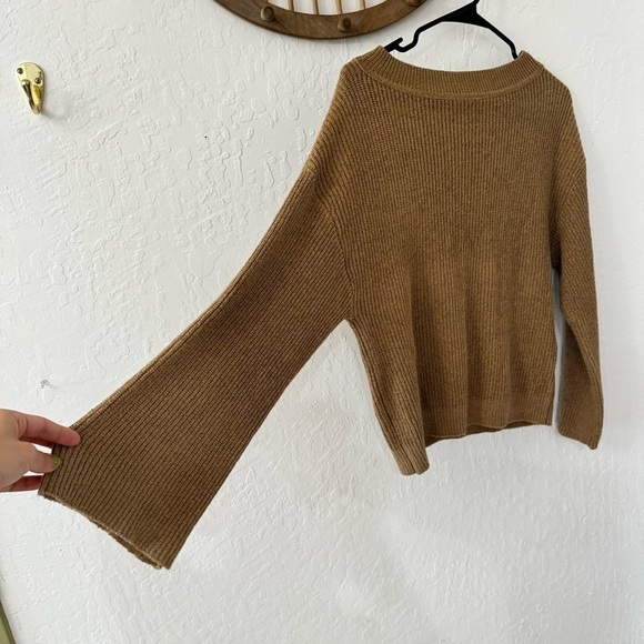 Lovers + Friends Camel Brown Wide Arm Pullover Crewneck Sweater Size Small - Picture 5 of 13